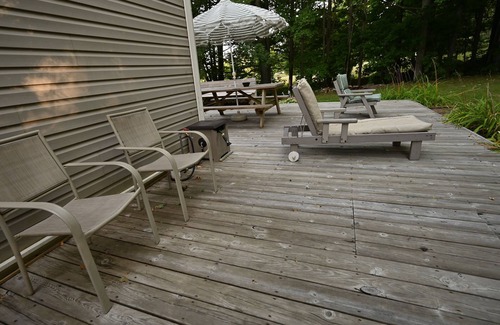 Boyne City Apartment | Studio apartment close to Boyne Mountain with 2 addl bedrooms sleeps 6