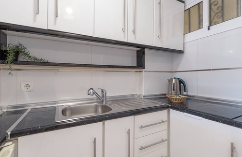 Benalmadena Costa Apartment | Studio Apartment 'Estudio Ed Jupiter Benalmadena' with Sea View, Wi-Fi and Shared Pool