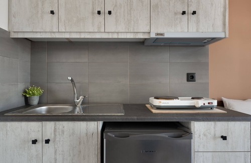 Paloi Apartment | Studio Apartment 'Frantzis 1' with Sea View, Wi-Fi and Air Conditioning