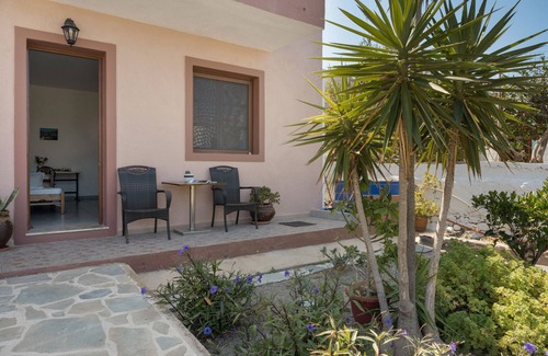 Paloi Apartment | Studio Apartment 'Frantzis 1' with Sea View, Wi-Fi and Air Conditioning