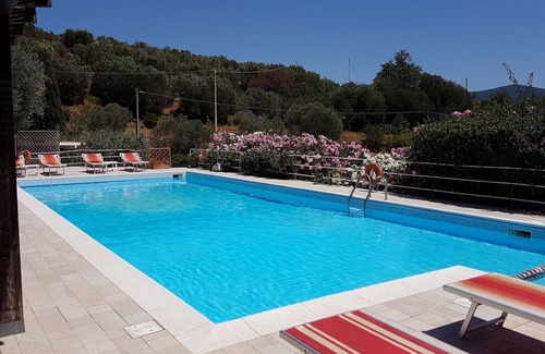 Vigne Giunche Apartment | Studio apartment in a residence with swimming pool. Panoramic position with sea view