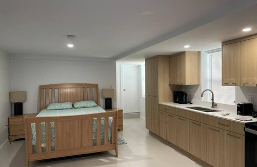 Seven Mile Beach Apartment | Studio Apartment in West Bay Rd. VR14