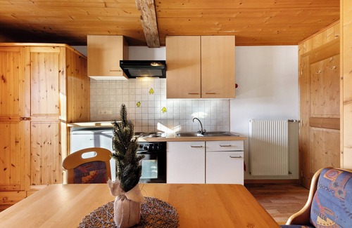 Valle di Casies Apartment | Studio Apartment 'Jelerhof Apt Dolomitenblick' with Mountain View, Shared Garden and Wi-Fi