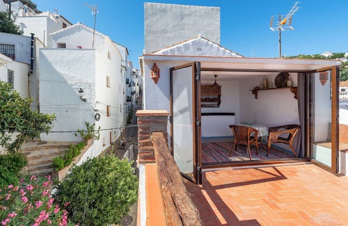 Casares Apartment | Studio Apartment 'La Casita De Casares' with Sea View, Private Terrace and Balcony