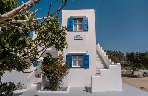 Mikri Vigla Apartment | Studio Apartment 'Maroulis Studios - 5' with Private Garden, Wi-Fi and Air Conditioning
