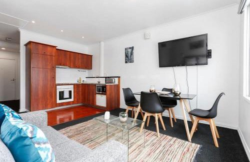 Auckland Central Business District Apartment | Studio Apartment on Princes Wharf