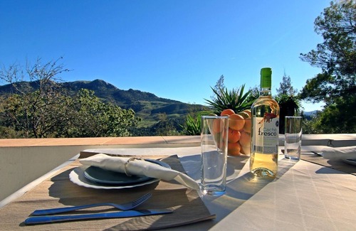 Montecorto Apartment | Studio Apartment 'Paraíso Escondido 2' with Mountain View and Wi-Fi