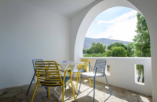 Gavrio Apartment | Studio Apartment 'Semi Basement -Superior Apartment' with Mountain View and Air Conditioning