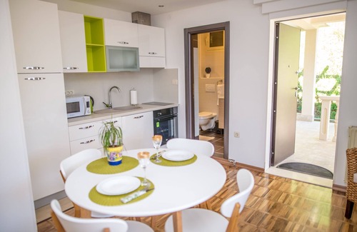 Centar Apartment | Studio apartment with big terrace & sea view