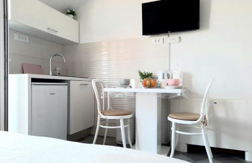 Bol Apartment | Studio Apartments Regina