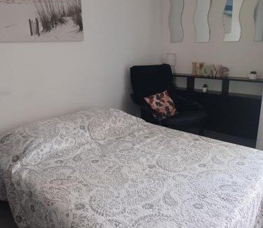 Balaruc-les-Bains Apartment | Studio avec jardinet et balcon idéalement situé