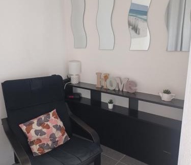Balaruc-les-Bains Apartment | Studio avec jardinet et balcon idéalement situé