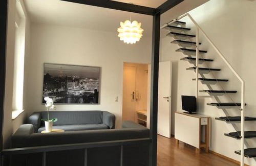 Moersenbroich Apartment | studio b - Sunny City Business Apartment with roof-top terrace for 2-4 guests