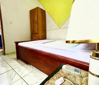 Douala Apartment | Studio B2 B-ssadi Santa Lucia wifi canal gardien
