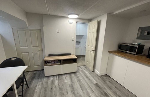 Mississauga Valleys House | Studio basement unit in quiet area, minutes from downtown Mississauga.