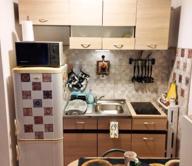 Alipasin Most Apartment | Studio - Bee Happy