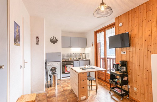 Aussois Apartment | Studio Cabin 3 pers, 22m², Southwest with Balcony