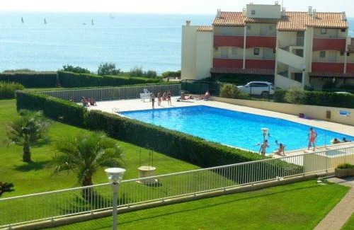 Cap d'Agde Apartment | Studio cabine avec piscine, parking, climatisation, proche plage - FR-1-723-30