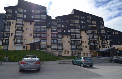 Les Menuires Apartment | Studio cabine rénové avec cuisine équipée aux Menuires - FR-1-452-2