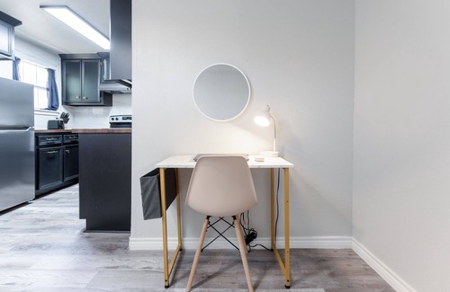 Del Mar House | Studio+Central+Min2Downtown+Extd Stays Discounts