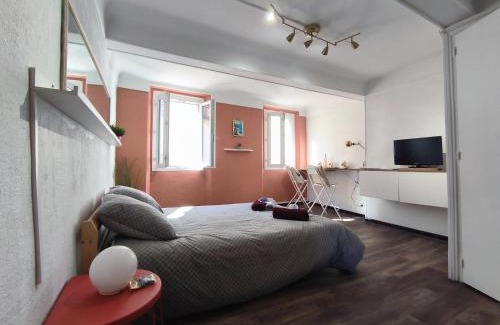 Old Town Apartment | Studio Central Toulon