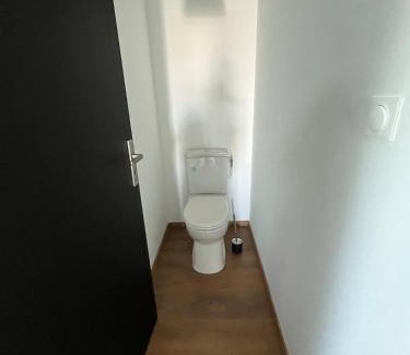 Boue Apartment | Studio Centre Bourg Arrivée et Départ Autonome