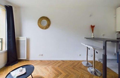 Rueil-Malmaison Apartment | Studio Centre-Ville