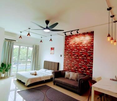Seri Kembangan Apartment | Studio Condo Seri Kembangan Serdang with pool and WIFI
