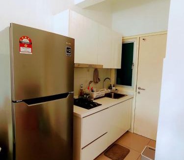 Seri Kembangan Apartment | Studio Condo Seri Kembangan Serdang with pool and WIFI