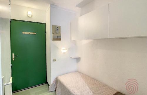 Lamalou-les-Bains Apartment | Studio cosy à Lamalou, animaux acceptés, balcon et Wifi - FR-1-451-214