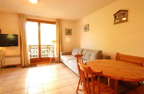 Les Carroz-d'Araches Apartment | Studio cosy 4 pers avec parking, lave-vaisselle, balcon, proche des pistes et commerces - FR-1-572-56
