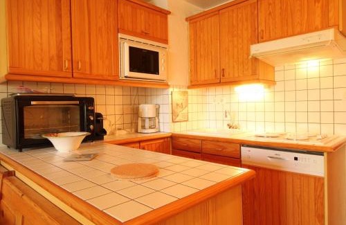 Les Carroz-d'Araches Apartment | Studio cosy 4 pers avec parking, lave-vaisselle, balcon, proche des pistes et commerces - FR-1-572-56