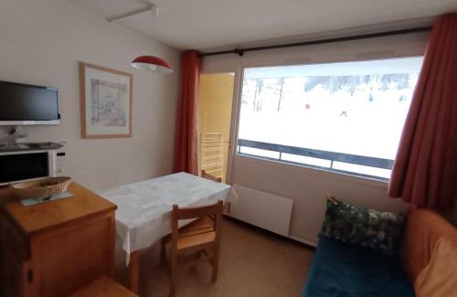 Montgenevre Apartment | Studio cosy au pied des pistes pour 4 pers. avec balcon plein sud - Animaux acceptés - FR-1-445-112