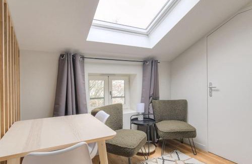 Vassieux - Crepieux Apartment | Studio cosy, climatisé, Caluire-Lyon