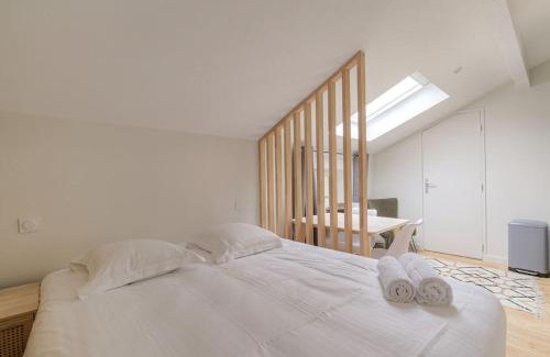 Vassieux - Crepieux Apartment | Studio cosy, climatisé, Caluire-Lyon