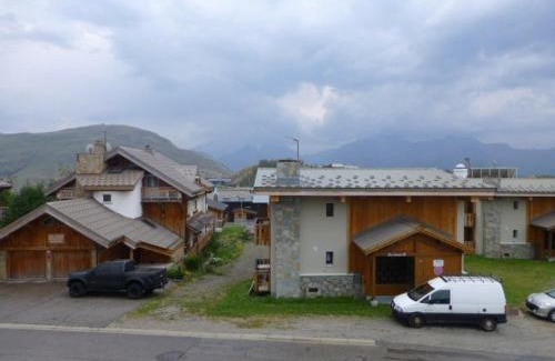 Jeux Apartment | Studio cosy pour 4 à L'Alpe d'Huez, proche pistes et commerces, balcon sud, casier à skis. - FR-1-405-117