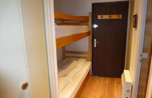 Jeux Apartment | Studio cosy pour 4 à L'Alpe d'Huez, proche pistes et commerces, balcon sud, casier à skis. - FR-1-405-117