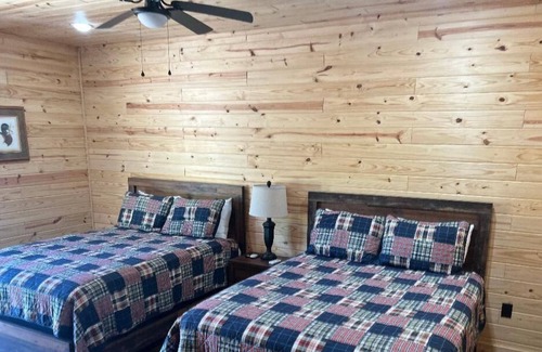 Moscow Apartment | Studio cottage in gated hunting lodge -5 minutes from Saracen Casino