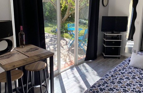 Pourcieux Apartment | Studio Dans Jardin Privatif au Cœur du var