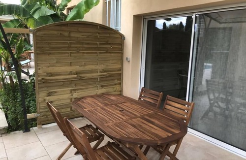 Saussines Apartment | Studio de 28m2 Climatisé à 30 Minutes des Plages
