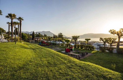 Villaggio Sanghen Apartment | Studio directly on Lake Garda