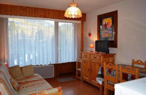 Le Chinaillon Apartment | Studio ensoleillé 4 pers. avec balcon et parking, 200m des pistes, au cœur du Chinaillon - FR-1-241-107