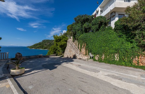 Igrane Apartment | Studio flat with balcony and sea view Igrane, Makarska (AS-22690-a)