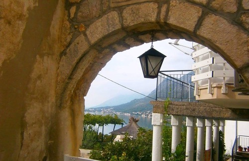 Gradac Apartment | Studio flat with balcony and sea view Gradac, Makarska (AS-15642-b)