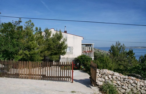 Smokvica Apartment | Studio flat with terrace and sea view Cove Smokvica, Pag (AS-4137-a)