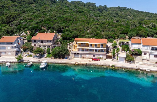 Pasadur Apartment | Studio flat with terrace and sea view Pasadur, Lastovo (AS-8392-b)
