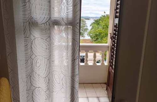 Tkon Apartment | Studio flat with terrace and sea view Tkon, Pašman (AS-6221-a)