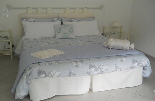 Canneto sull'Oglio Bed & Breakfast | Studio for disabled access for 3 people