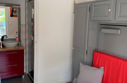 Montesquieu-des-Alberes Apartment | Studio Tout Confort aux Pieds des Albères Classé Deux Étoiles