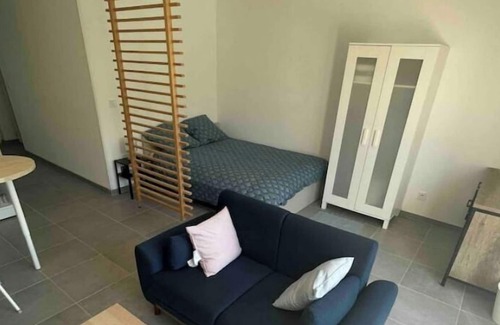 Saint-Etienne-du-Rouvray Apartment | Studio Meuble Kenaya Proche Zénith Rouen